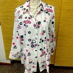 Light,long sleeved blouse with cute circles